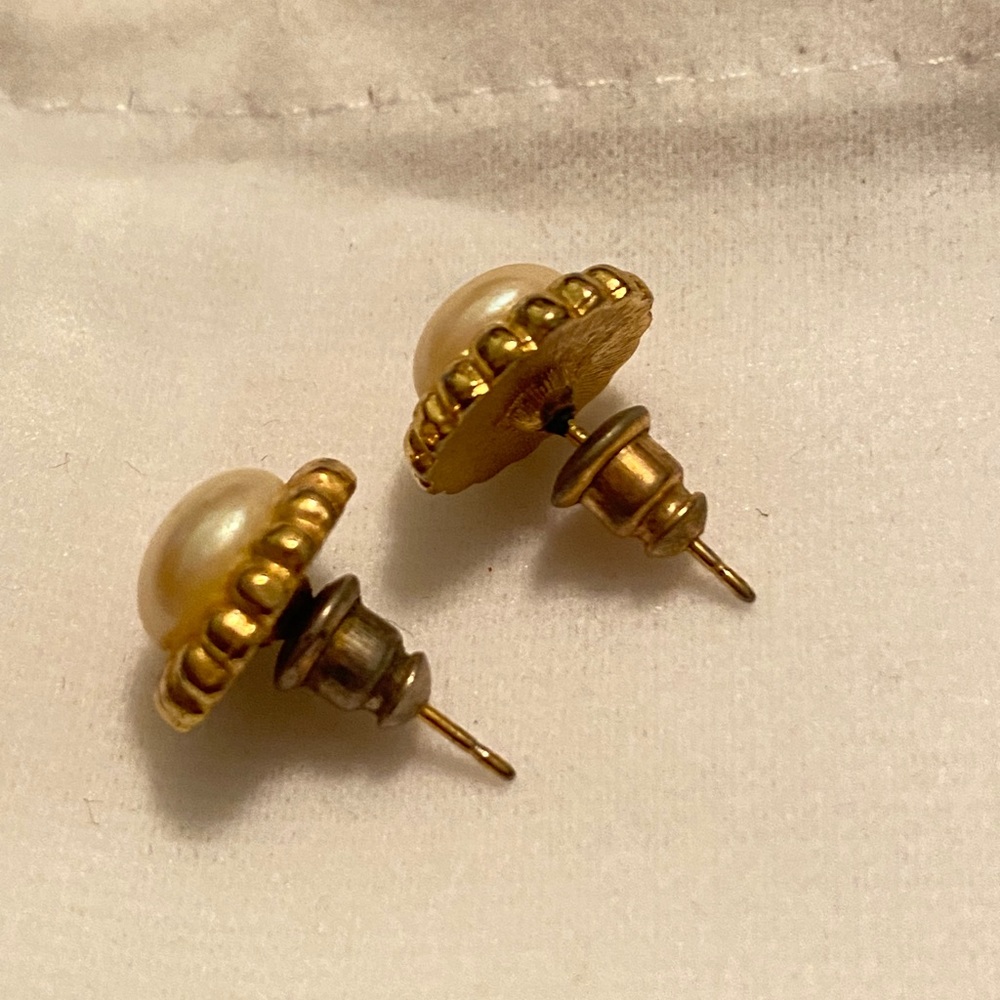 Earring - Picture 2 of 2